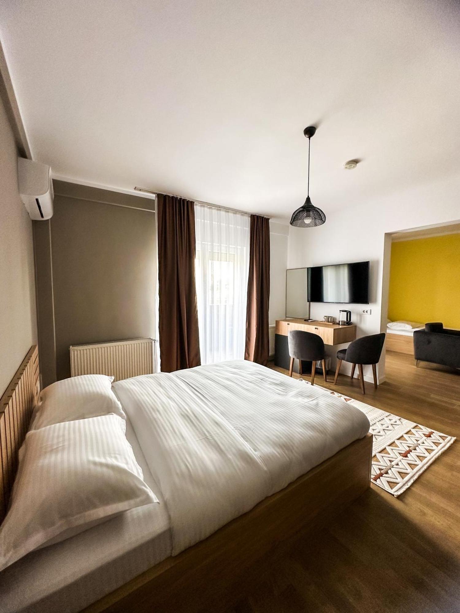 Grand Apartments Prishtina Pristina Exterior photo