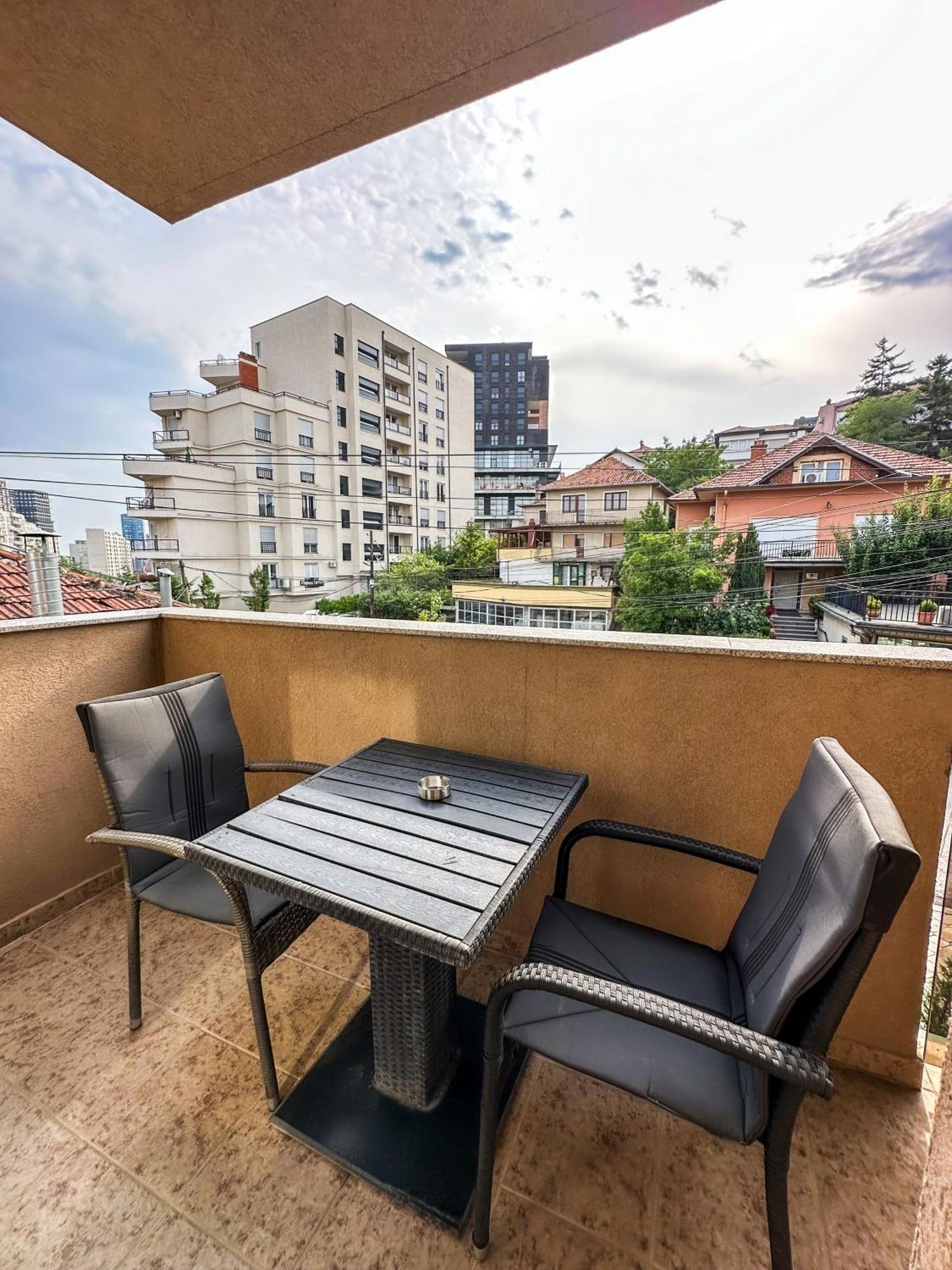 Grand Apartments Prishtina Pristina Exterior photo