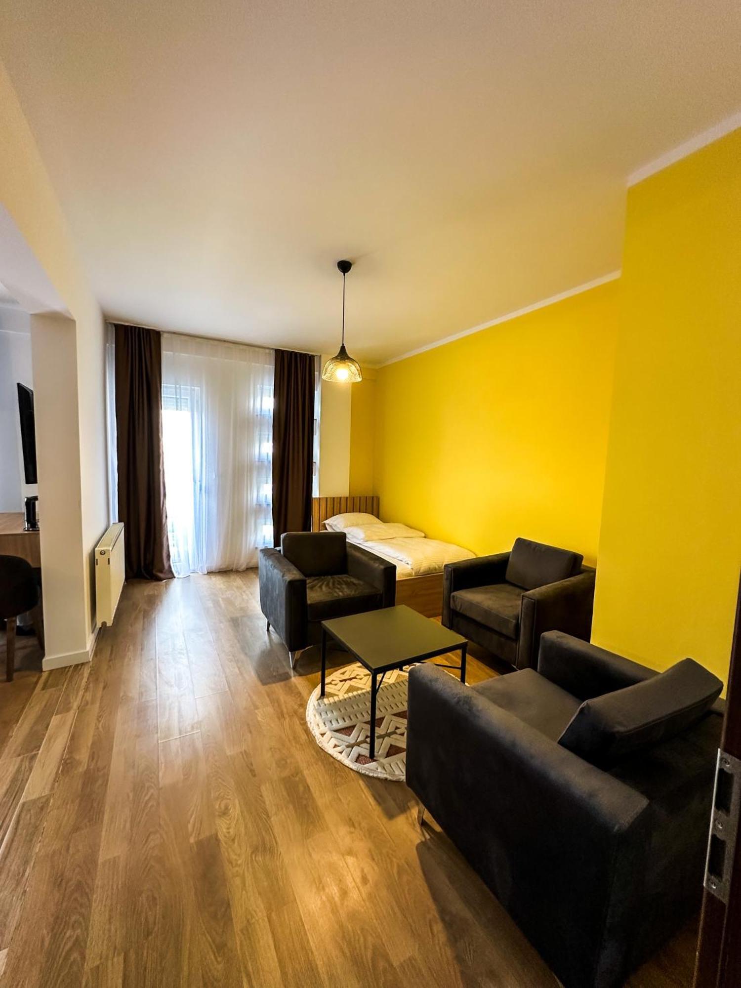 Grand Apartments Prishtina Pristina Exterior photo